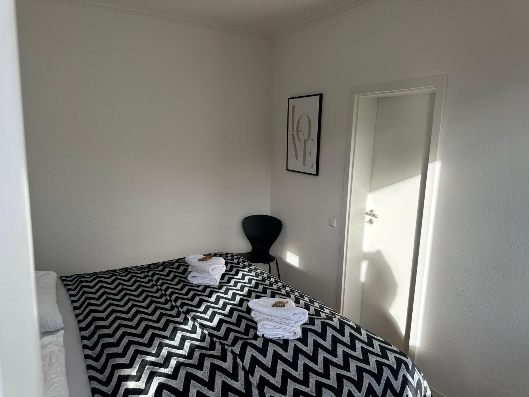 Stylisches Apartment Mit Grossem Tageslichbad Am Marktplatz Леонберг Экстерьер фото