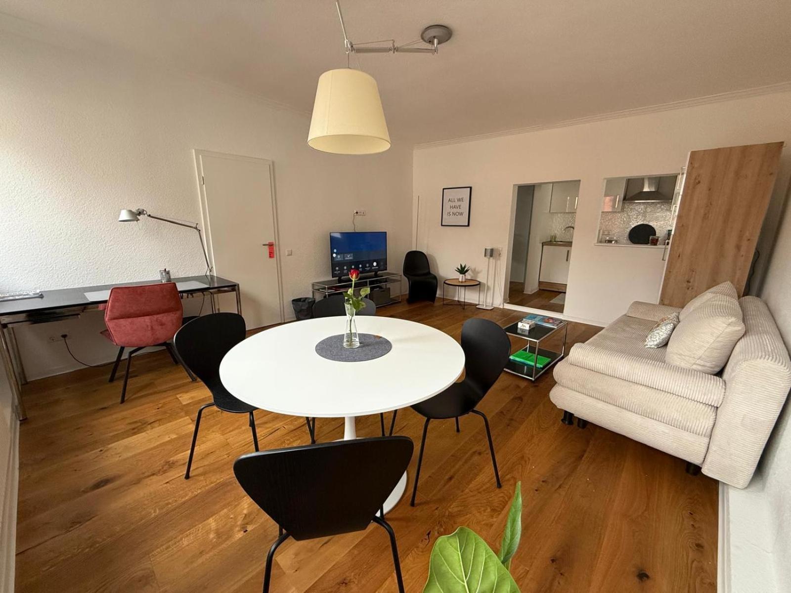 Stylisches Apartment Mit Grossem Tageslichbad Am Marktplatz Леонберг Экстерьер фото