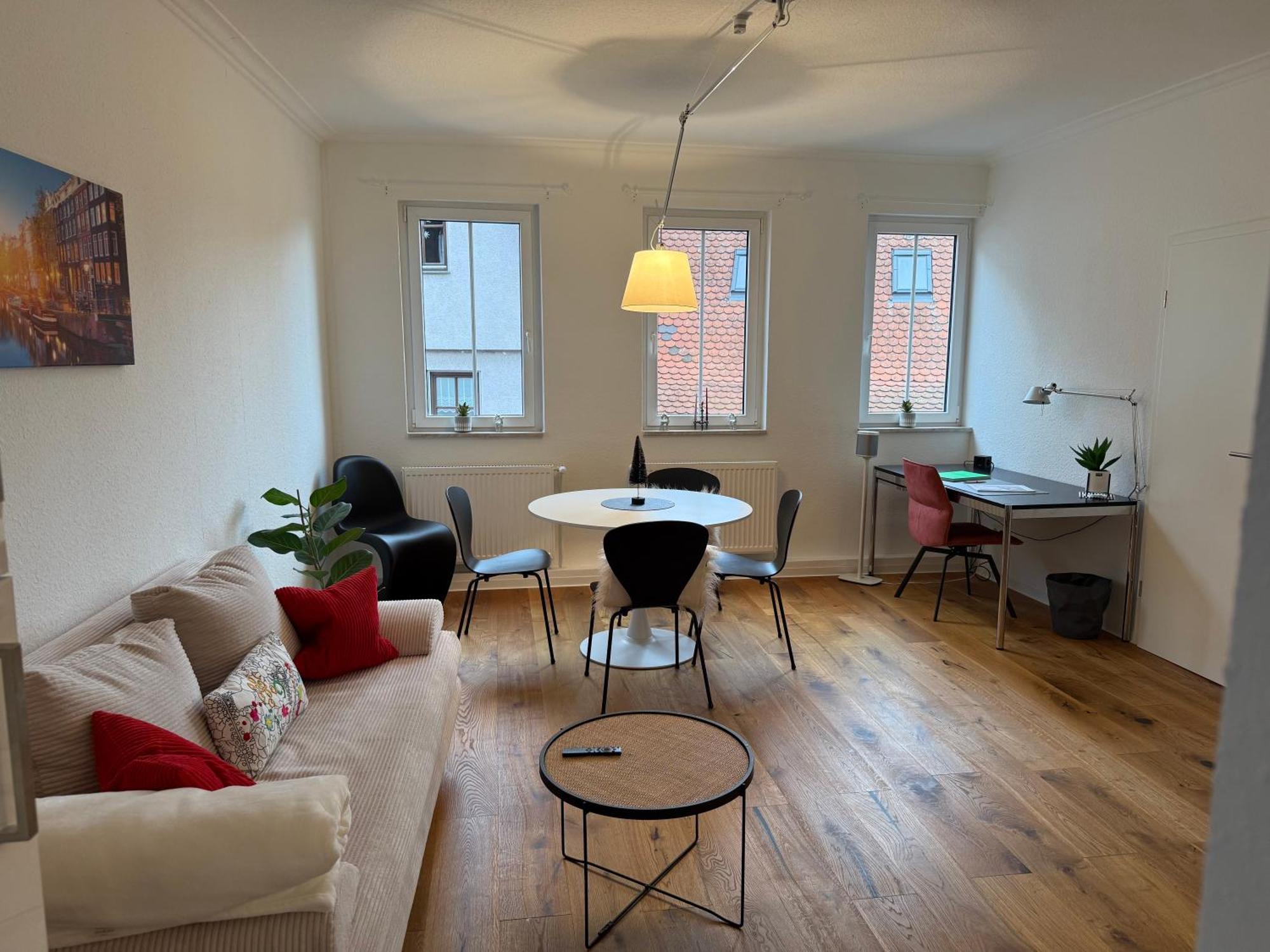 Stylisches Apartment Mit Grossem Tageslichbad Am Marktplatz Леонберг Экстерьер фото