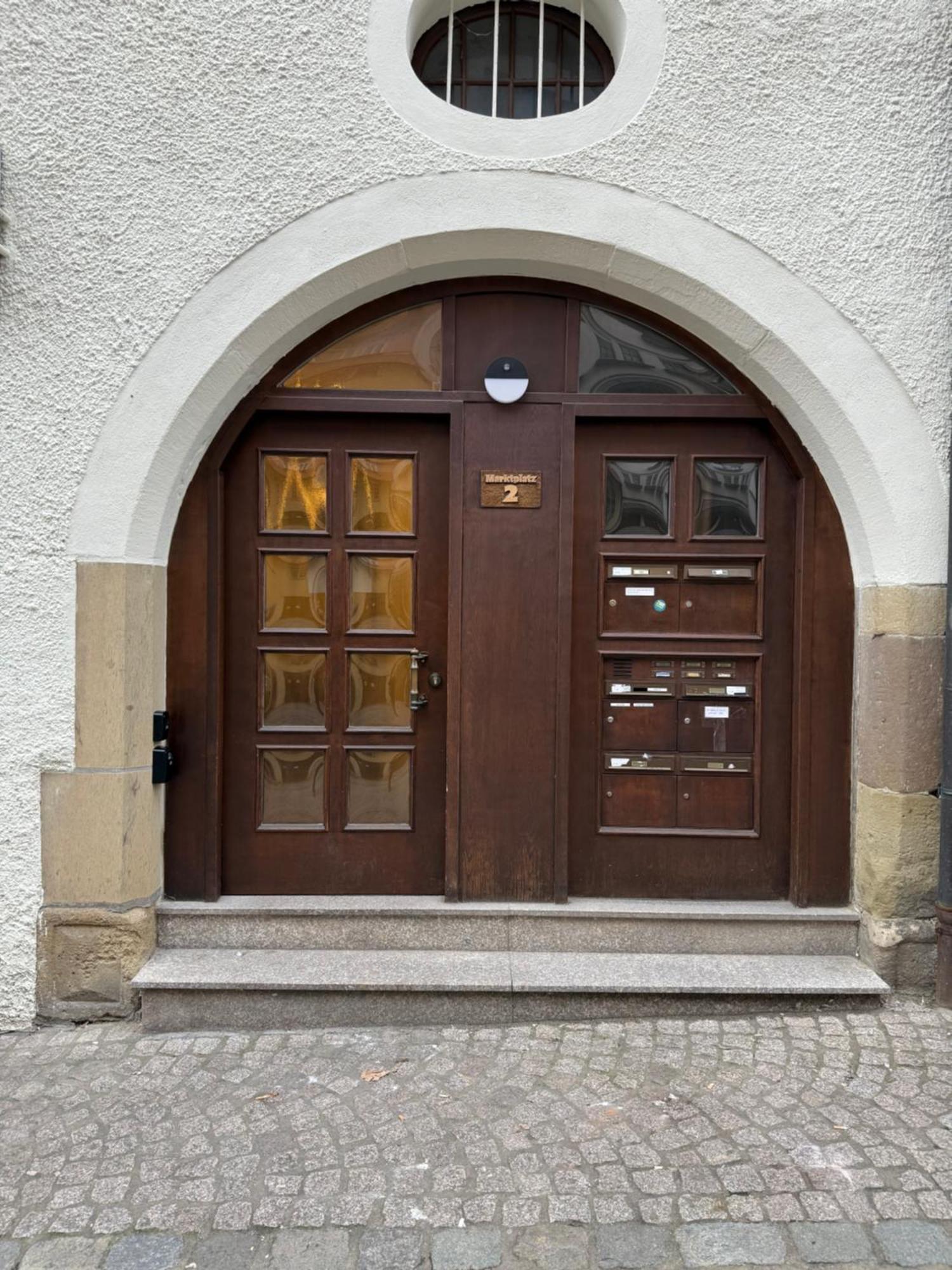 Stylisches Apartment Mit Grossem Tageslichbad Am Marktplatz Леонберг Экстерьер фото