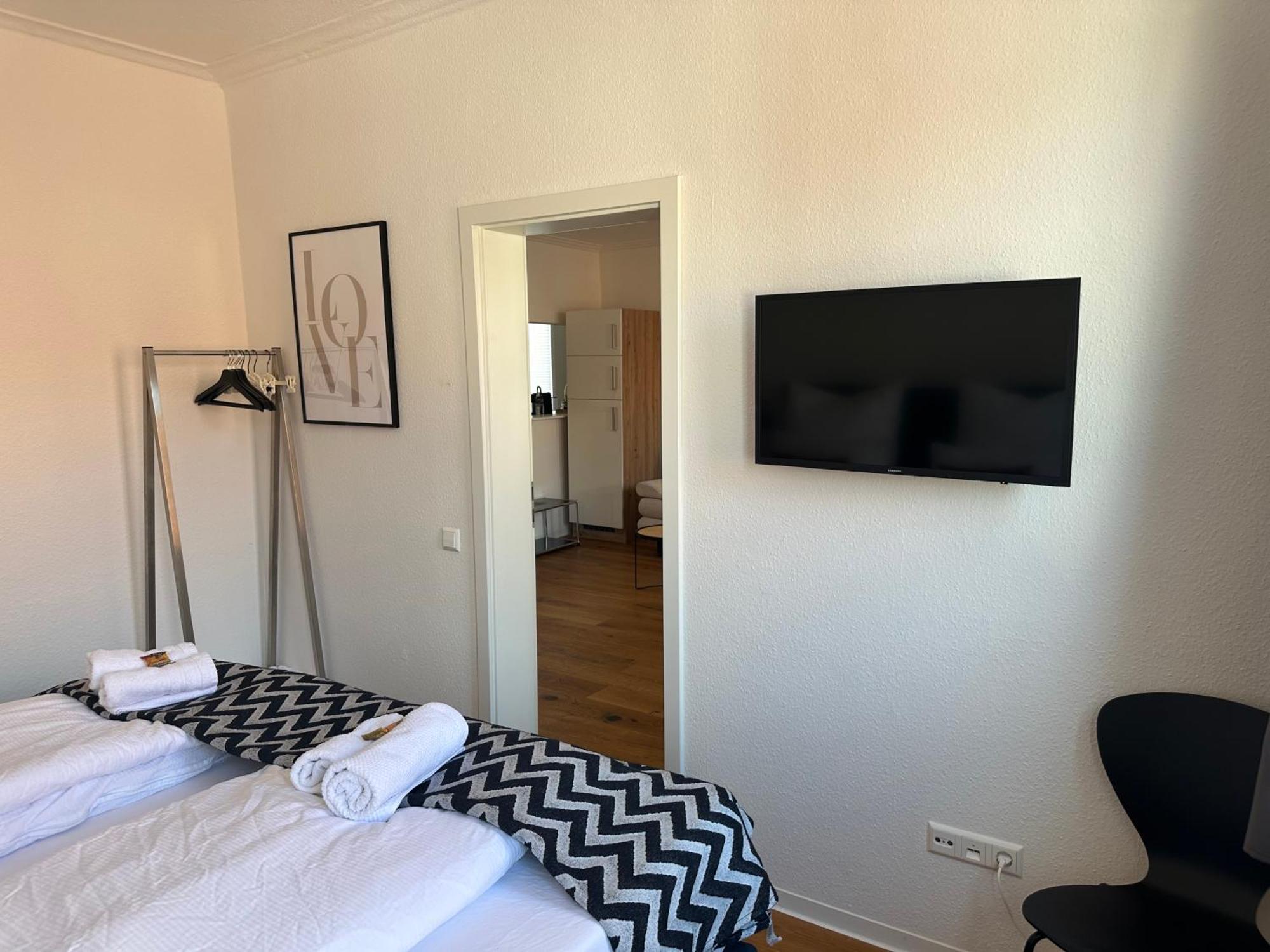 Stylisches Apartment Mit Grossem Tageslichbad Am Marktplatz Леонберг Экстерьер фото